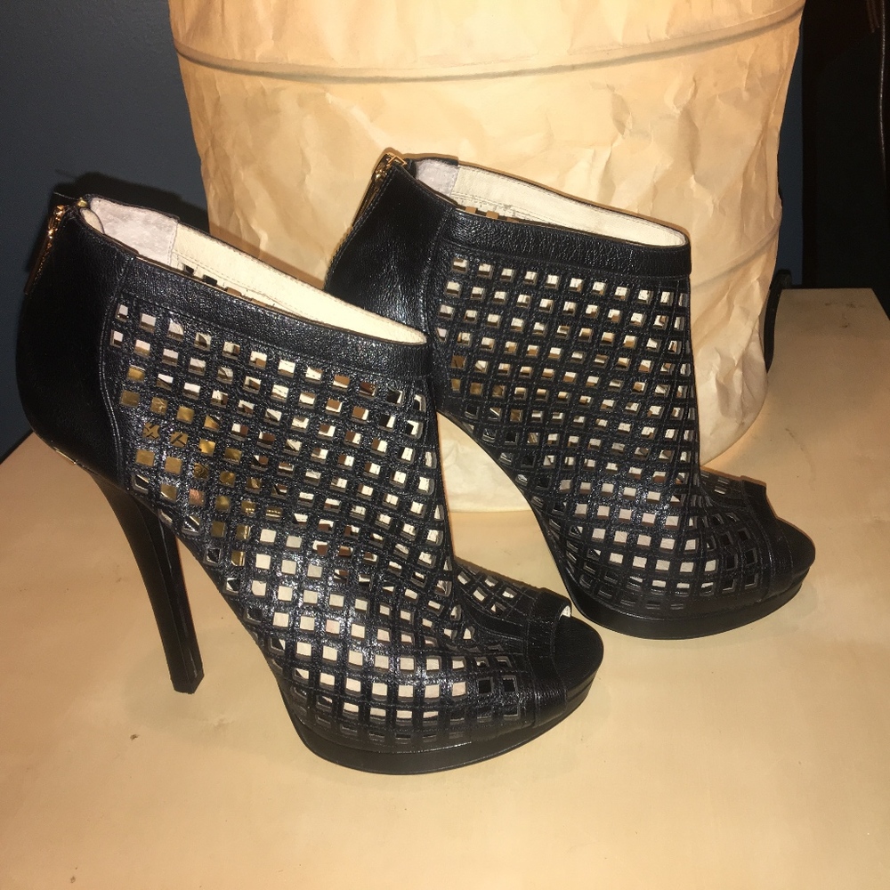 Michael Kors Stilleto heel, peep toe booties sz9